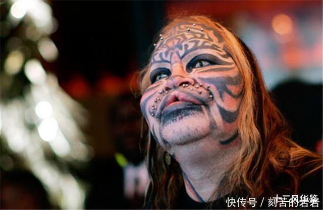 男子花重金27年整容上千次,只为变成老虎模样,还想四肢行走