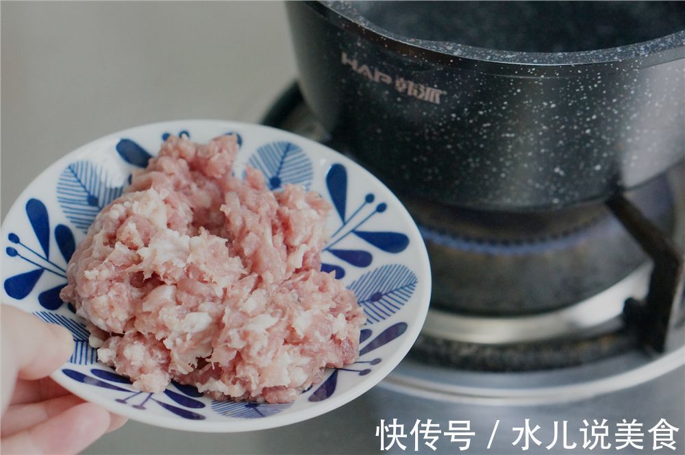 番茄新吃法，搭配肉末熬成酱，鲜美又健康