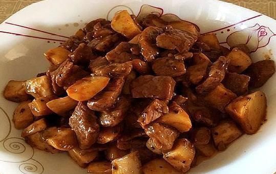 中医脾胃不好的人,多吃3物,少做1事,健脾养胃,有效排出湿气