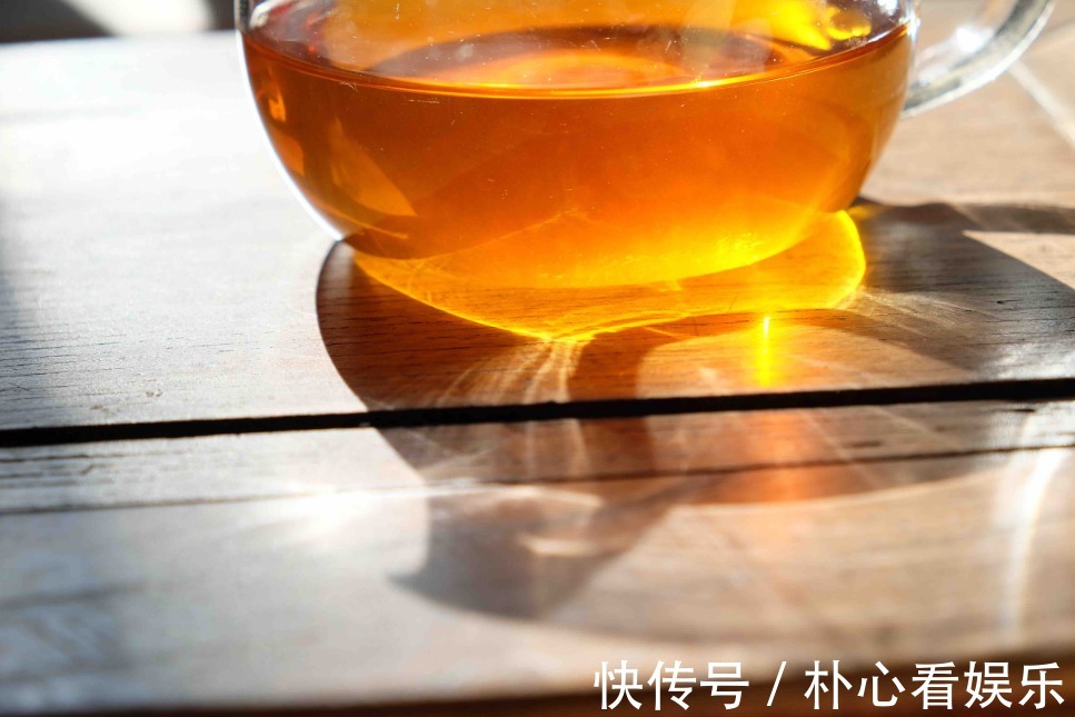 烂根|养花浇水要格外注意,三种水不能用,越浇花卉长得越差,烂根黄叶