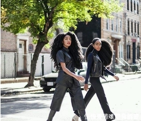 双胞胎姐妹|这对双胞胎姐妹曾经很厌恶自己的头发,如今靠其个性走红网络