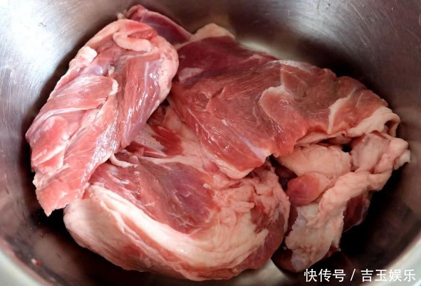  炖羊肉时，有3种料不能少，炖好后汤汁鲜美无膻味，可有人总弄错