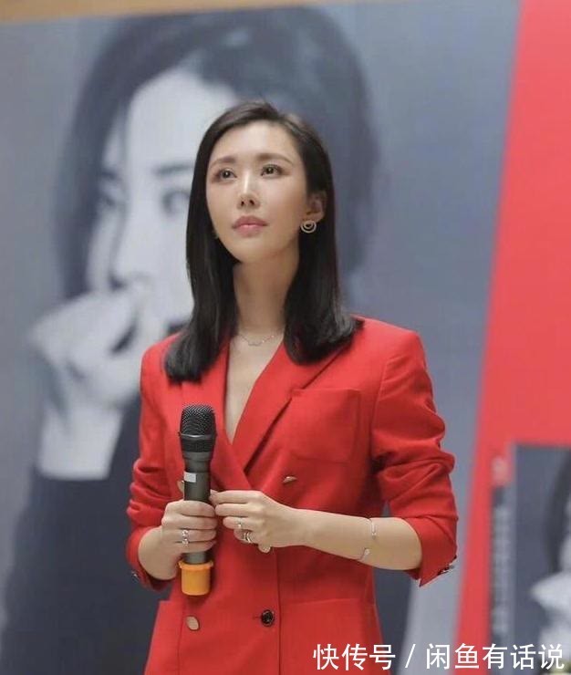 知性|王石小30岁娇妻越来越富态,穿开叉旗袍身材挺有韵味,阔太范十足