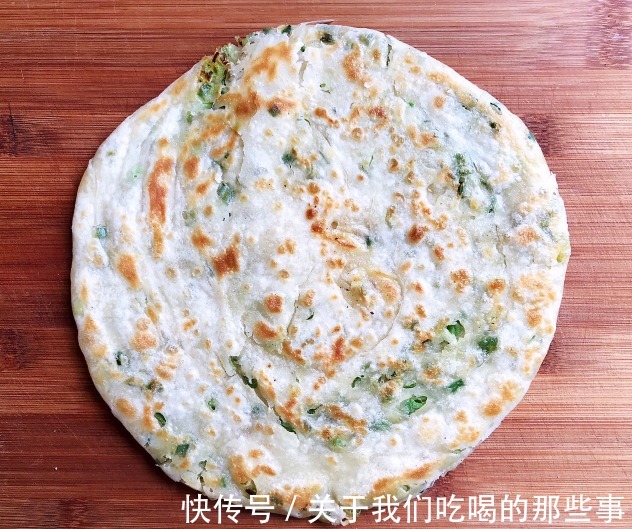 面粉|烙饼时，别只会冷水和面，大厨教你3个技巧，外酥里软层次多，香