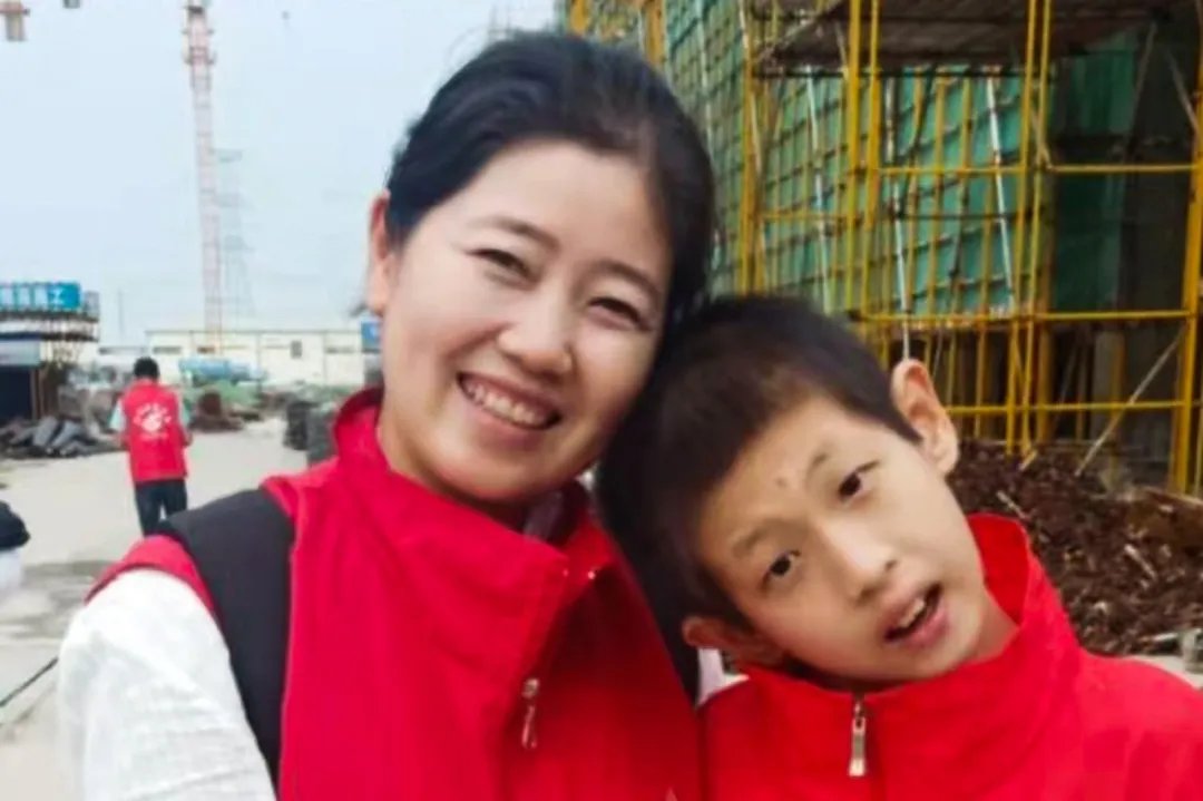 杏蕊|中国3万单亲妈妈抱团取暖：每一分钱紧巴巴用，每一天都好好地活