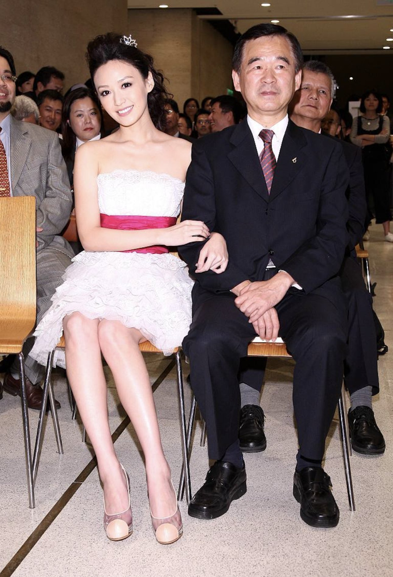 78岁富商王应杰新婚期接噩耗,长子运动