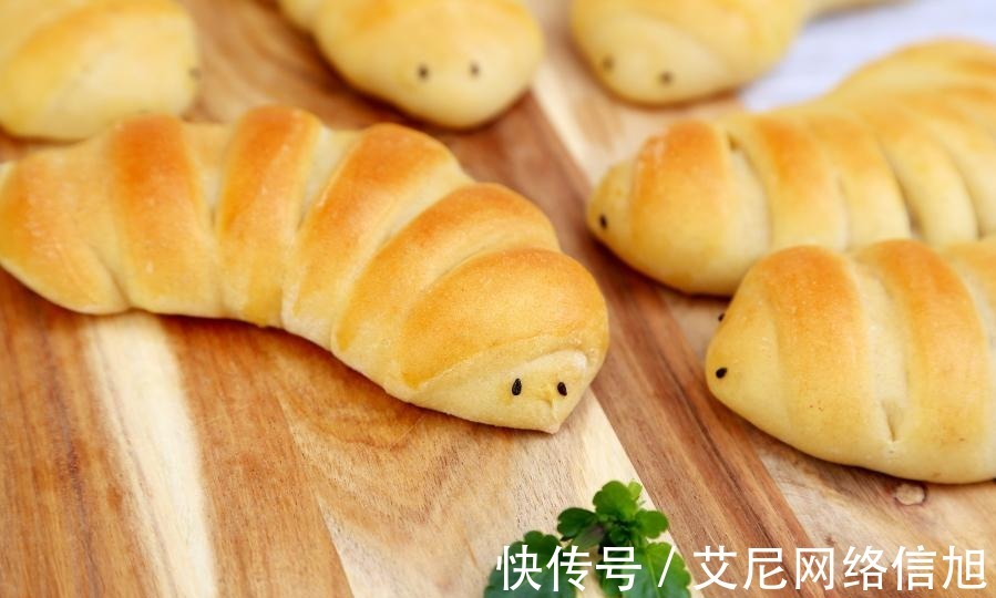 黑芝麻|【野炊】超萌的蜜豆夹心毛毛虫面包