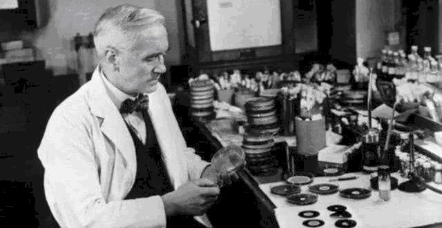 战争时期|二战时的盘尼西林有多珍贵？千金难买，就如同今天的口罩，能救命