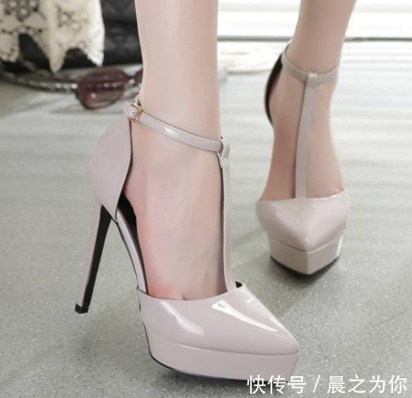 流行界 细跟鞋宣扬出不一样的风采,洋溢出满满的女人味!