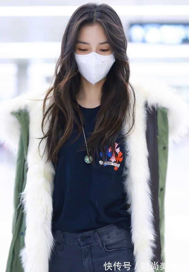 长靴 Angelababy也太瘦了吧!穿紧身牛仔裤满是皱褶,长靴也塞不满