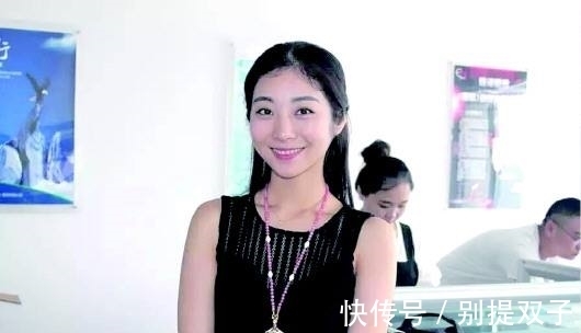 单身妈妈|美女模特试管生下3胞胎,每月花销10万元:遇到合适的人也不结婚