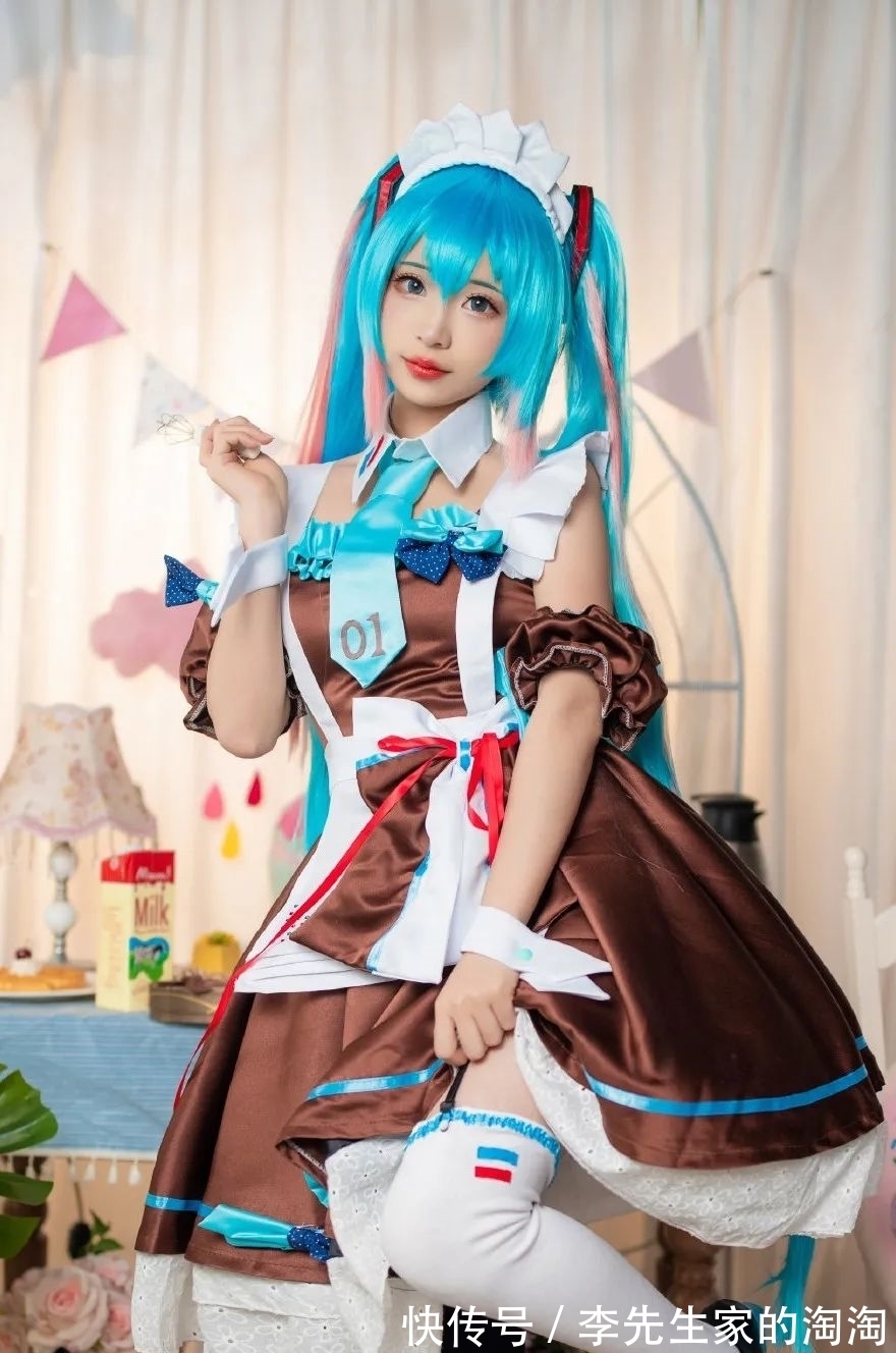 cos：初音未来巧克力女仆cos正片@MAY为穷所困