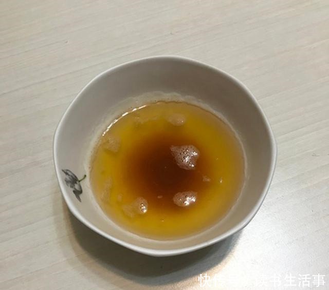 这款费南雪蛋糕，材料简单容易上手，香味浓郁，外焦内软，很好吃