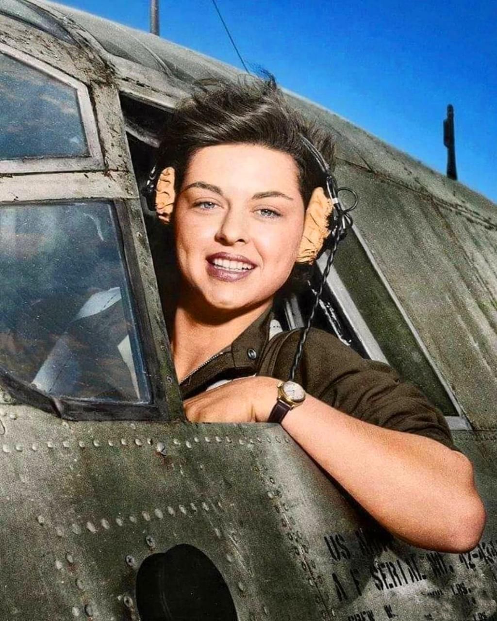 钢铁|历史上过目难忘瞬间：叼着烟操作“希特勒的电锯”，隆美尔拍的“钢铁洪流”