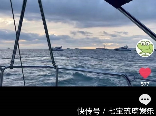 油画!12岁王诗龄晒油画作品,意外曝光画室内景,画作曾被拍卖至10万元