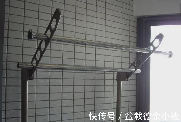 阳台|越来越多人阳台这样装晾衣杆!不在中间在一边!入住才知有多实用