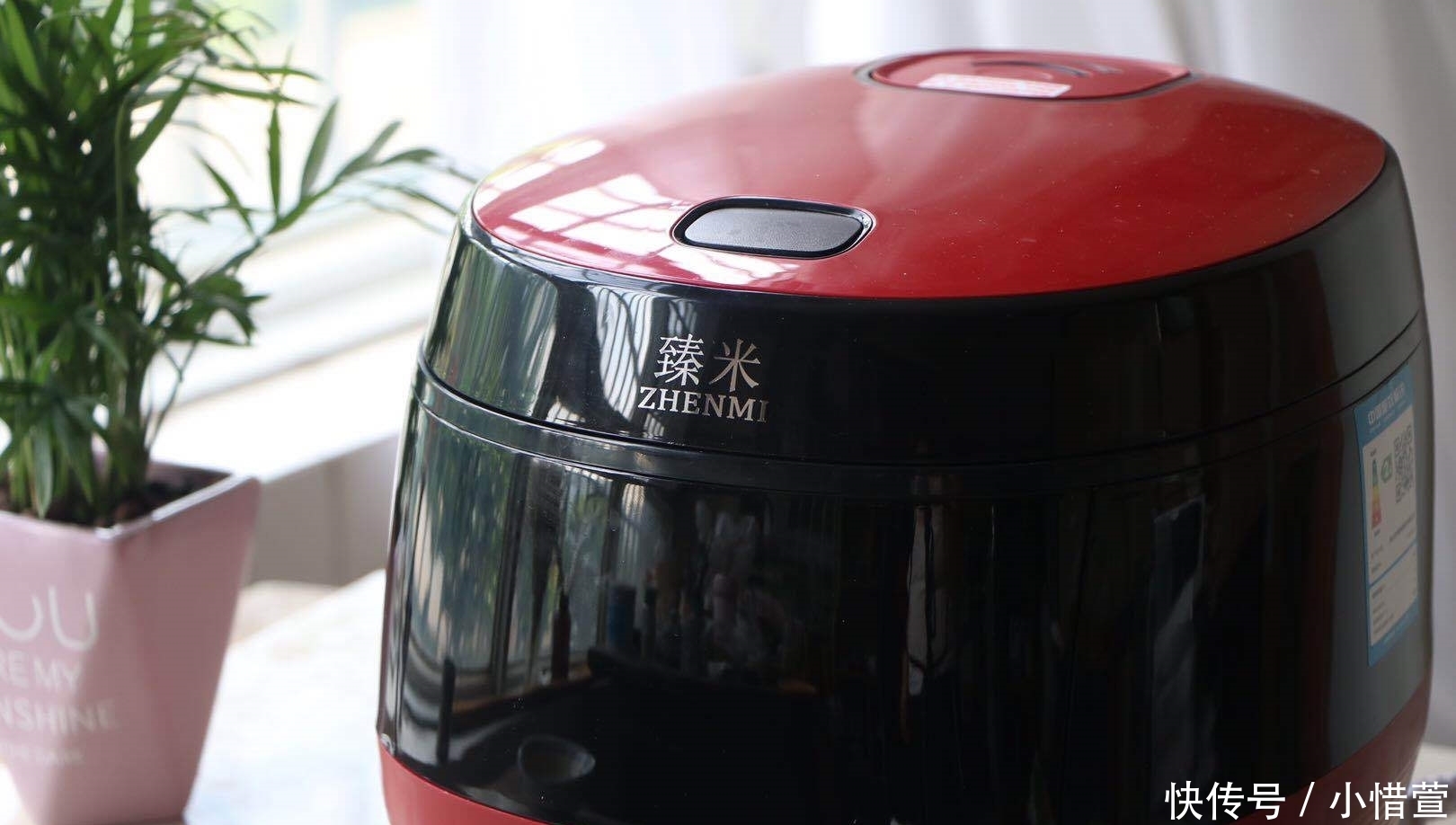 大米别炒饭了,加2个蛋黄拌一拌,好看更好吃,外面买不到哦!