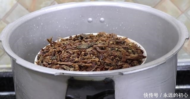 梅干菜|梅菜扣肉还是这样做好吃过瘾，软烂鲜香肥而不腻，吃过的都说美味