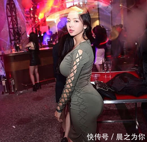 腿围|130斤的韩国健身网红,腿围达60厘米,拥有完美腰臀比!
