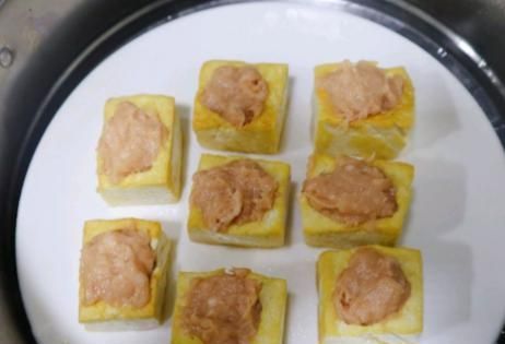 我家年夜饭必备压轴菜,蒸一蒸就上桌,好吃好做,寓意多财多福