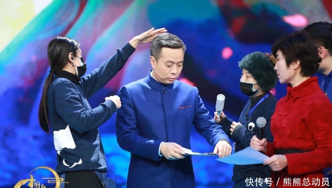 杨雨 带你一起看幕后,《中国诗词大会》点评嘉宾的化妆幕后团队