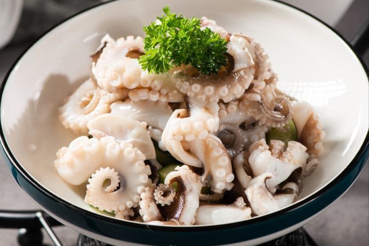 煮八爪鱼，别等水开再下锅，不然嚼不动，渔民教你3招，鲜香爽脆