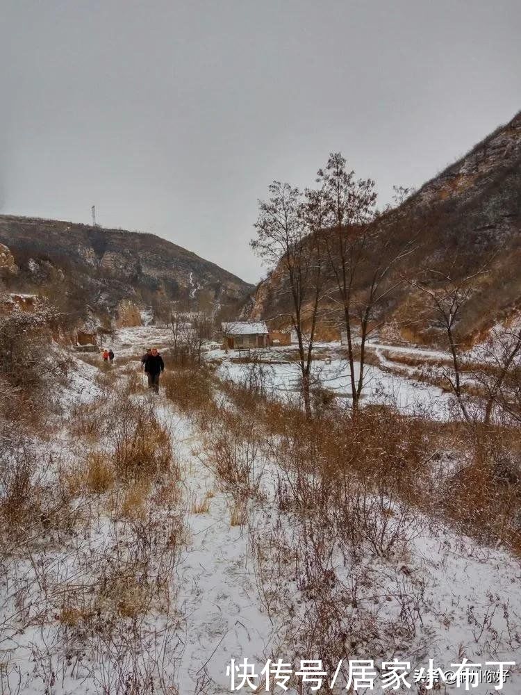 沙漠水：初春的小雪