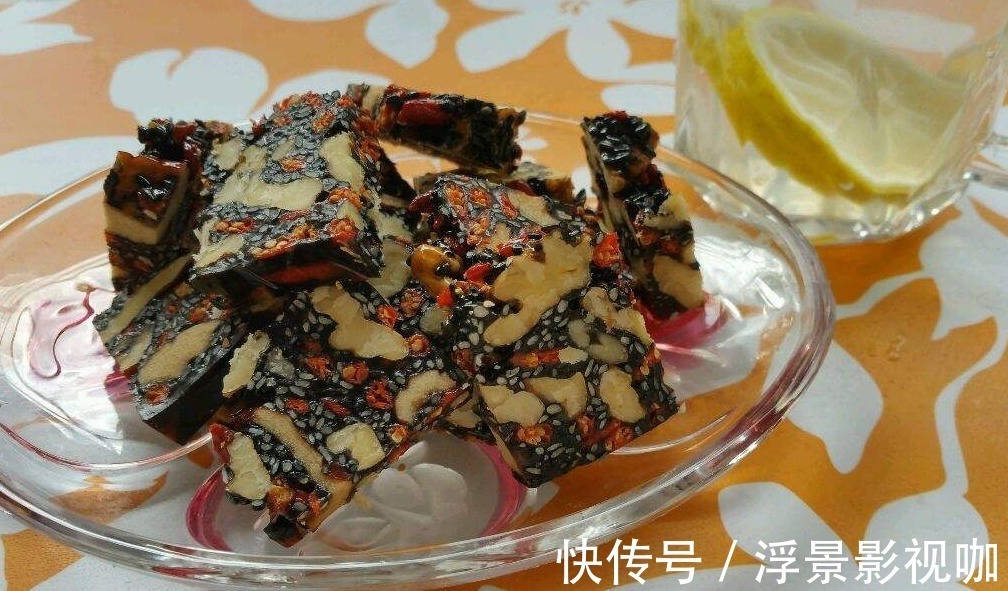 女性|女人别太省钱！多吃4大“零嘴”，补充雌激素，六十岁不显老