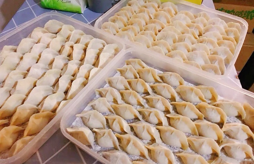 饺子包好后别直接放冰箱，容易开裂粘连，教你一招，放1年都新鲜