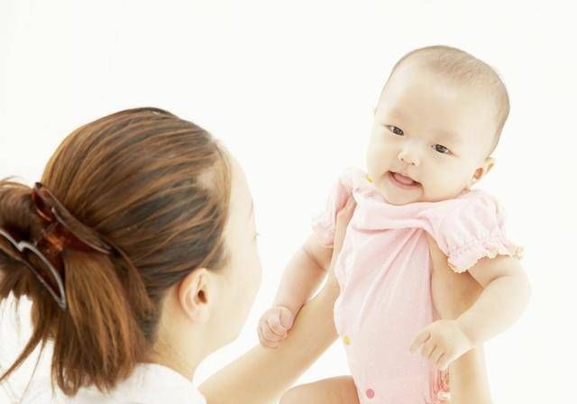 关键期|宝宝的语言发展有“阶段性”,把握好这三个关键期,帮宝宝早发声