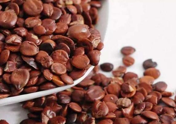 找到安眠药的“替代品”,在开水中加一点,助