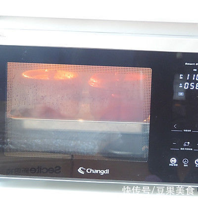 这道虫草栗子鸡腿炖汤发到朋友圈，留言全说被馋哭