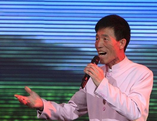 《星光大道》捧紅李玉剛,鳳凰傳奇,草帽姐,而他卻回家種地!