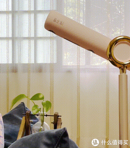 边吹头发边玩游戏，还不用依靠猪队友？