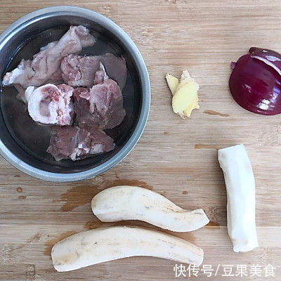 吃对莲藕山药炖脊骨，每一口都是极致享受