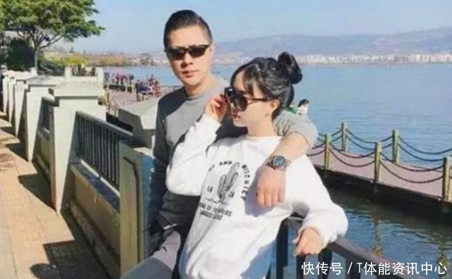 “最嫩爸爸”火了,接女儿下课被误认为早恋,校长直接找她谈话!