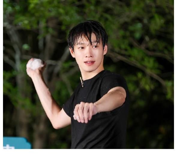 飞行嘉宾|魏大勋当导游被吐槽，陈飞宇笑着让其道歉，节目组玩得有点尬？