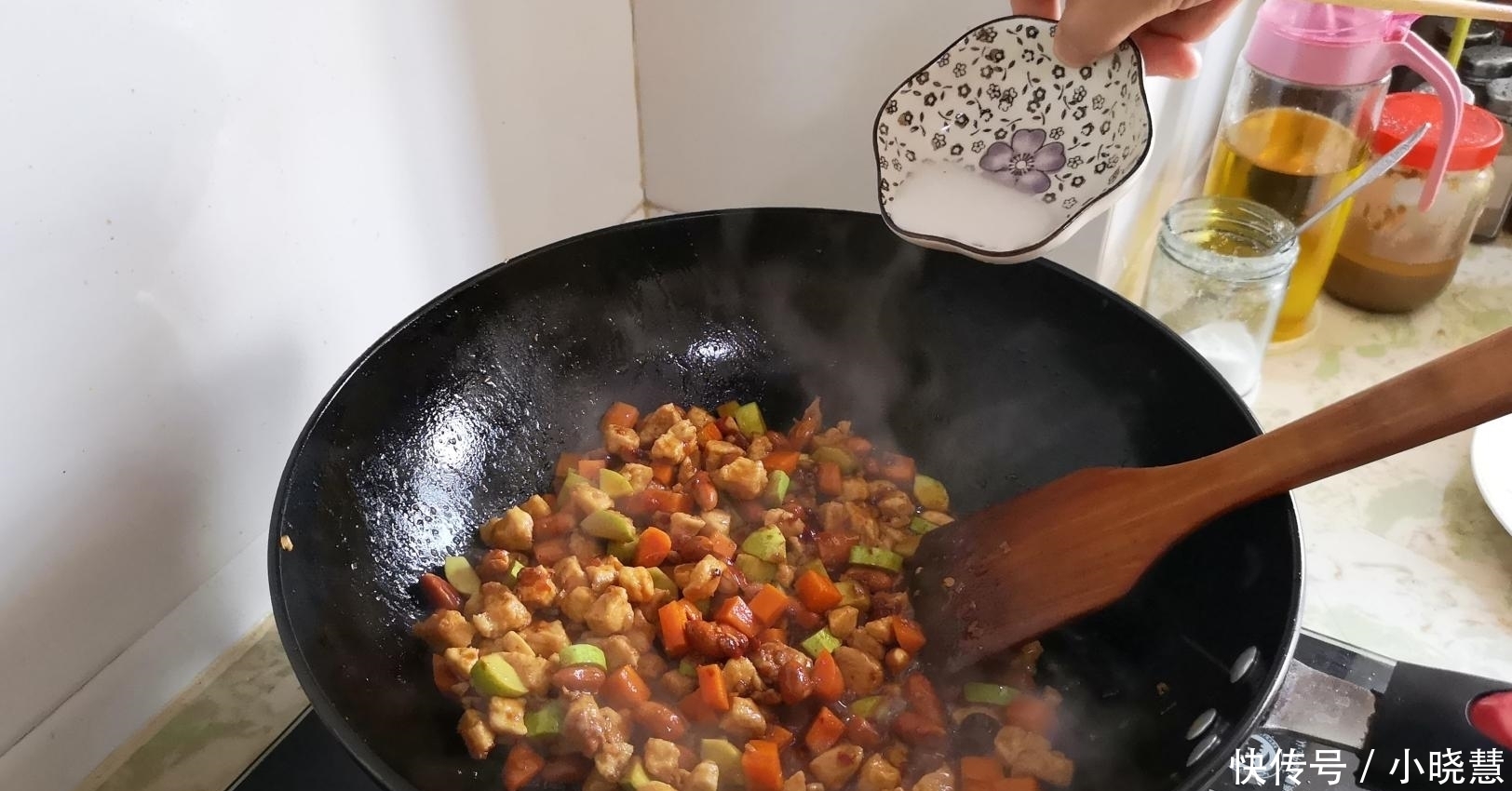花生米|1块鸡胸肉, 1把花生米, 小媳妇往锅里一丢, 下酒又下饭, 一大盘不够吃