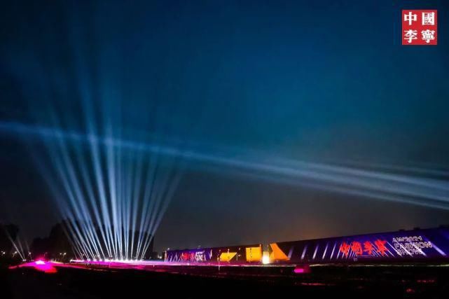 中国李宁2021秋冬潮流发布：悟创吾意，风格呈现