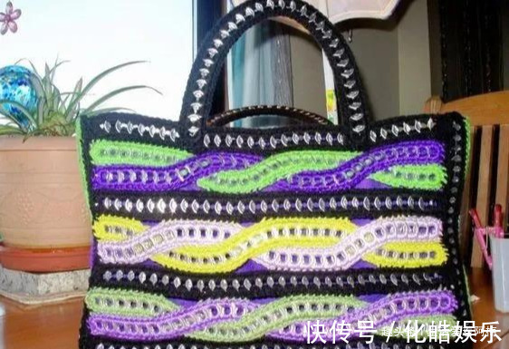在易拉罐拉环上编织，钩成的包包耐看耐用！DIY变废为宝附教程