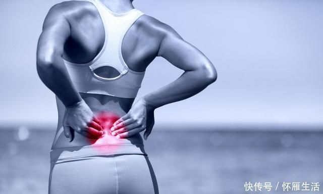 训练|想练“蜜桃臀”深蹲不可少练完臀翘却腰痛如何解决深蹲腰痛