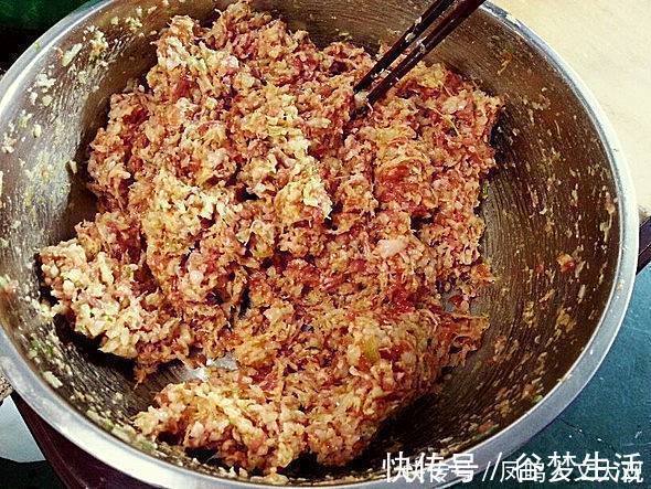 馅料|无论拌啥饺子馅，都必须要加这3种“料”，包出的饺子贼香贼香！