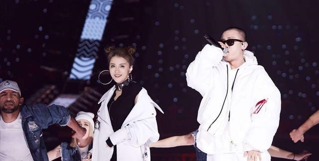 李嘉格|她参加《好声音》“一炮而红”,嫁给爱奇艺副总裁,现如今怎样?