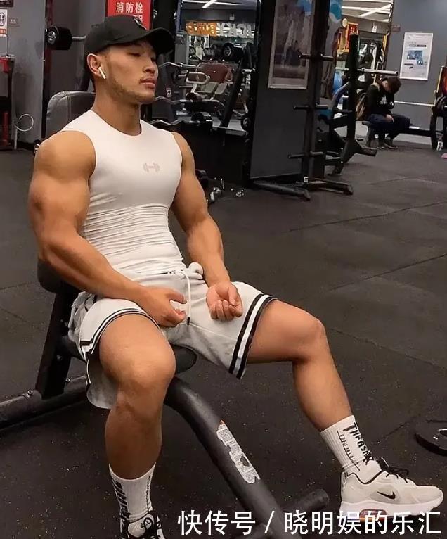 健身|肌肉健身教练，这身材这颜值，你想要这样的男朋友吗