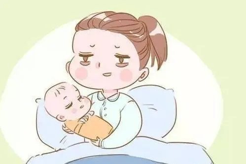 给宝宝喂母乳,坐着喂和躺着喂是有区别的