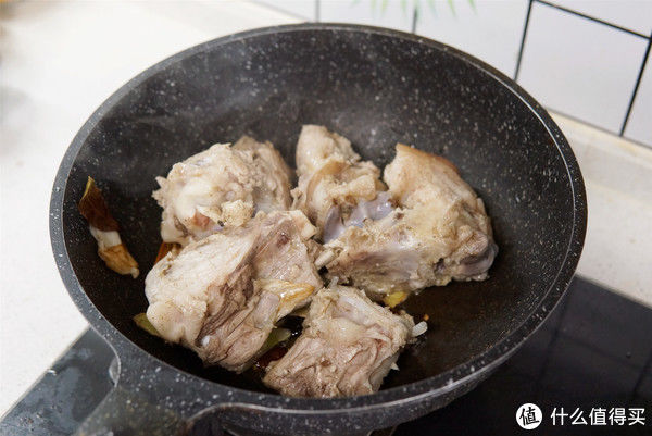 贴秋膘|节气美食 篇三十二:入秋贴秋膘,猪肉排骨靠边站,会吃大骨头才过瘾,花钱不多还解馋