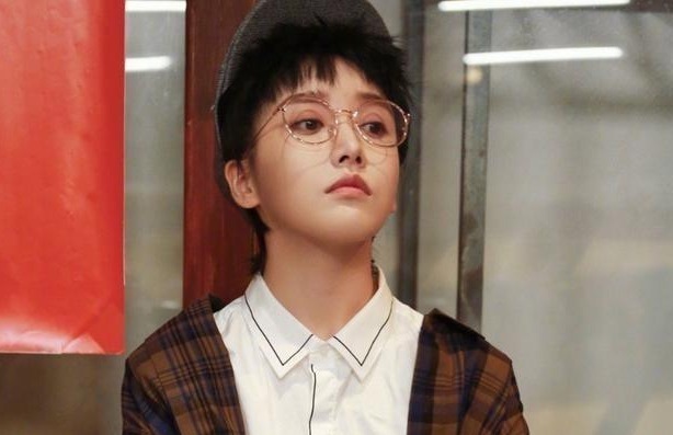 姜貞羽,徐藝洋因禍得福,人氣資源樣樣不差,彎道超車硬糖少女