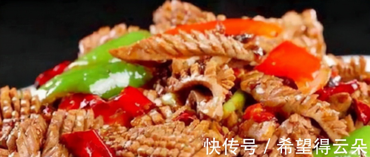 看着就诱人的美食，美味鲜香又下饭，改善下家里的伙食很不错！