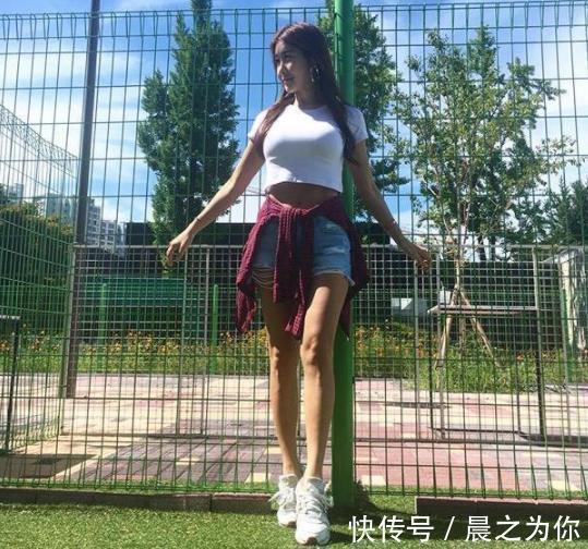 腰酸背痛|38岁辣妈健身励志,柳腰娉婷,腹肌清晰,坚持运动,让她魅力十足