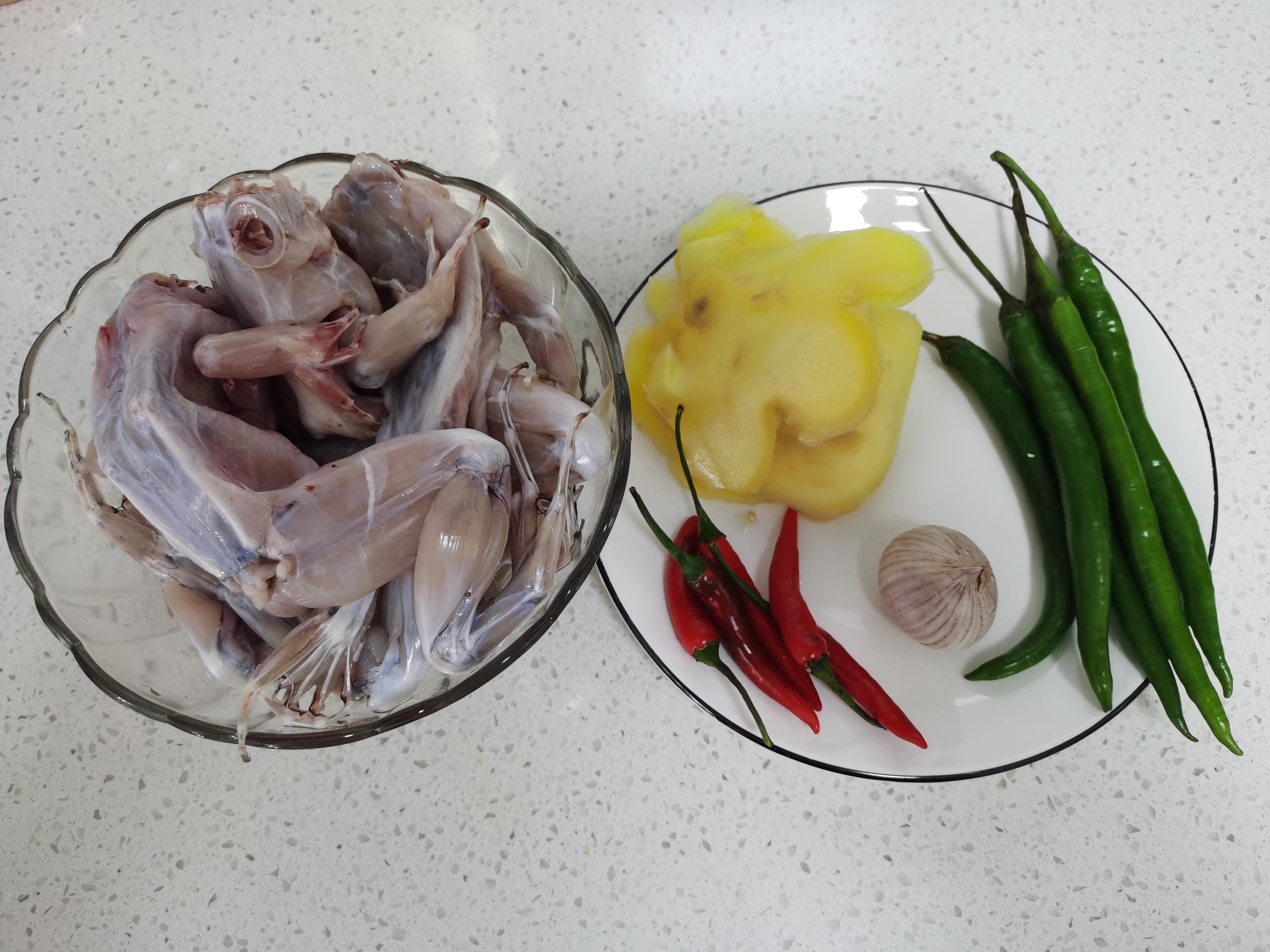 牛蛙|天热，吃此菜比猪肉牛肉过瘾，香辣爽滑不长膘，下酒下饭都超赞